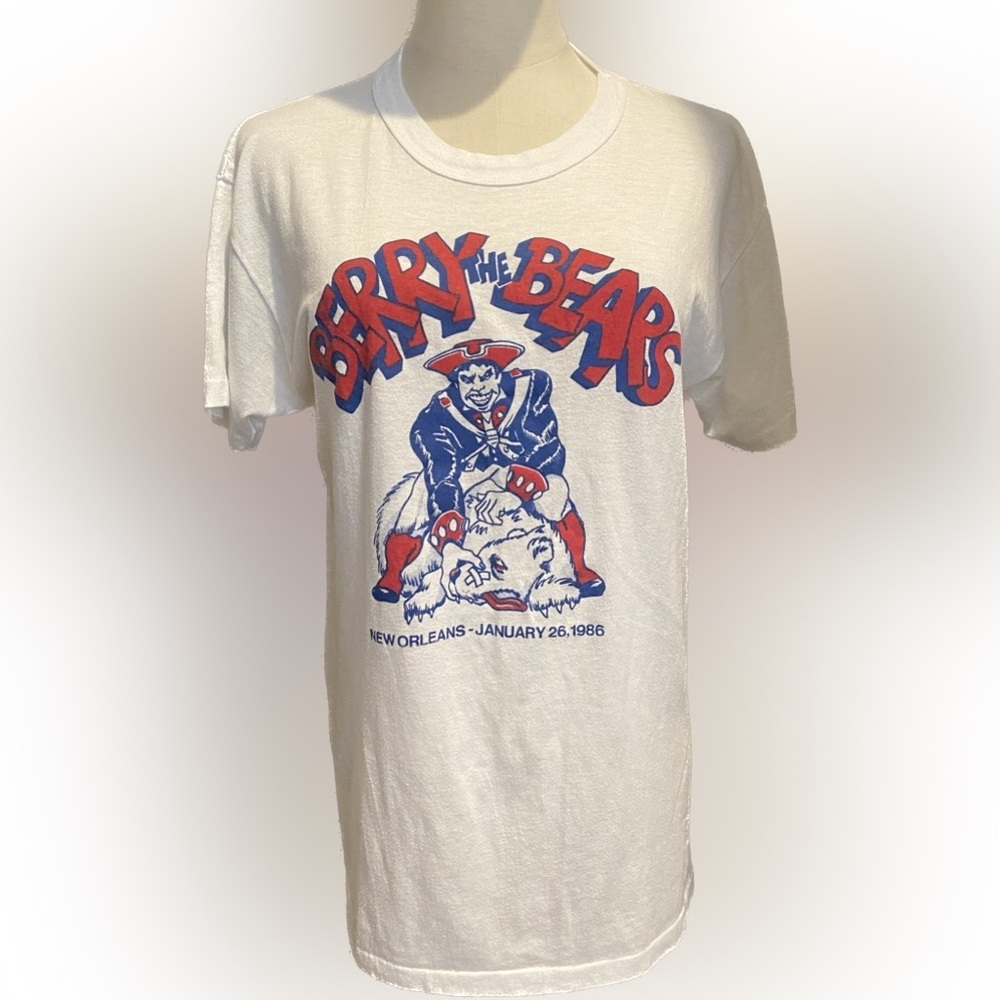 Vintage 80s Berry the Bears T-Shirt Mens New England Patriots Chicago Be…
